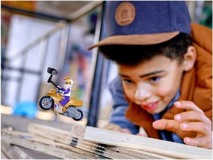 Actual product image LEGO Selfie stunt bike (60309, LEGO City)
