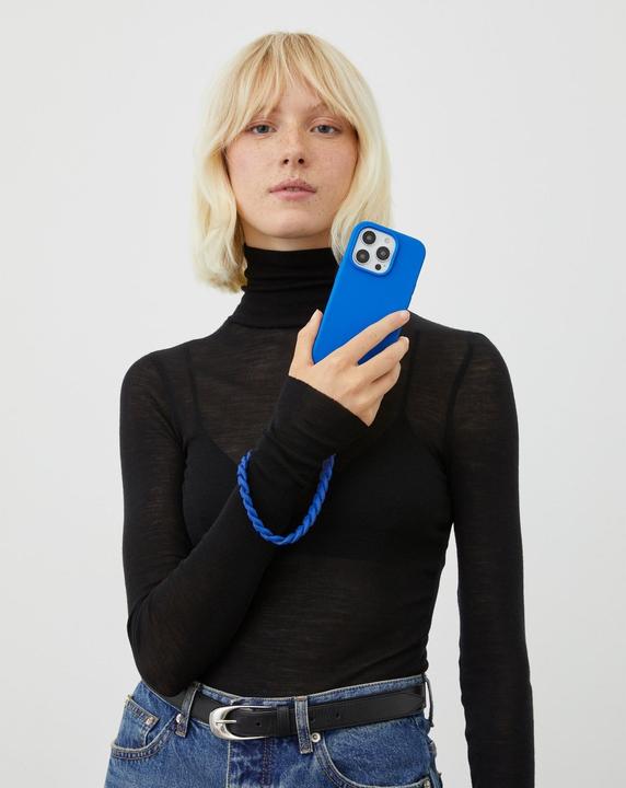 Immagine prodotto iDeal Of Sweden Cover in silicone di design blu cobalto (Apple iPhone 15 Pro Max)