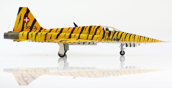 Actual product image Hobby Master Tiger F-5E Sinacat
