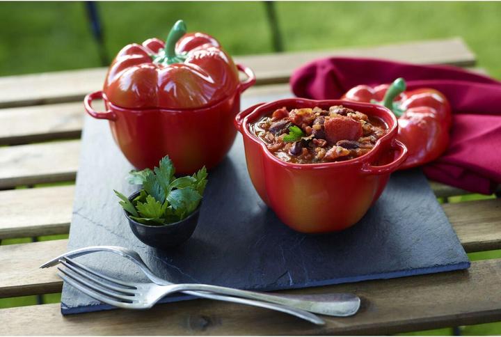 Actual product image Staub Roasting pan paprika