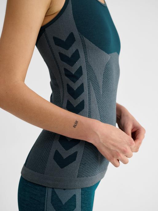Actual product image hummel hmlCLEA SEAMLESS TOP (XL)