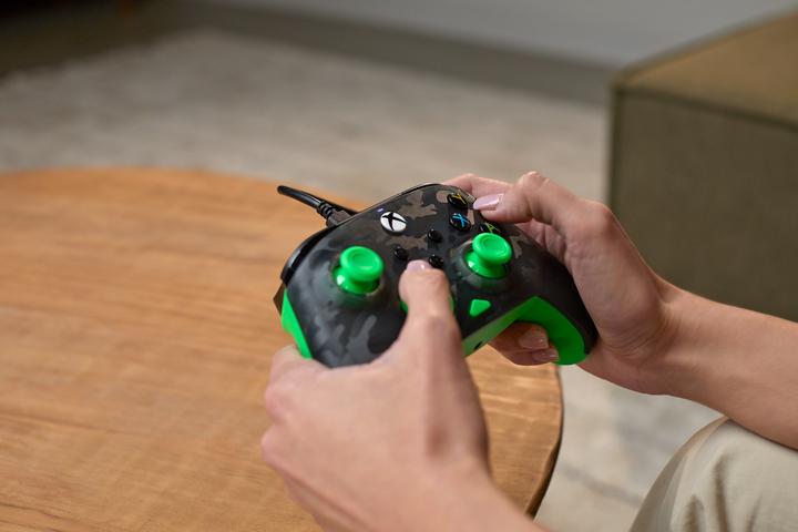 Produktbild Turtle Beach Rematch Core Wired Controller · XB · Ghost Camo Black & Green (Xbox One S, Xbox Series X, PC, Xbox Series S)