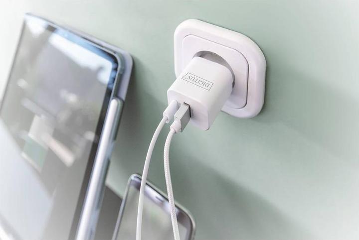 Actual product image Digitus USB Charger 1x USB-A / 1x USB-C, 30W (30 W)