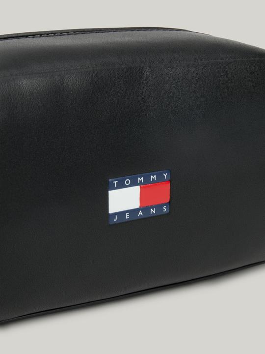 Actual product image Tommy Hilfiger Tjm Heritage Leather Washbag