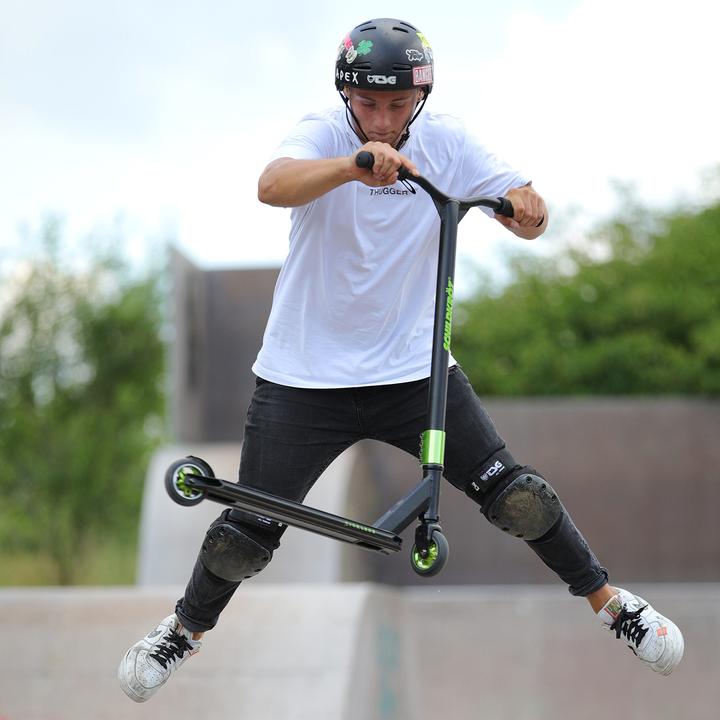 Actual product image Schildkröt Stunt Scooter Kickless