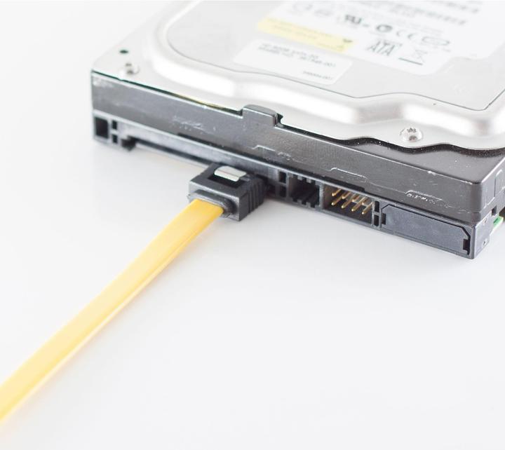 Produktbild Shiverpeaks ®-BASIC-S--SATA Anschlusskabel 6 Gb/s mit Metallclip (Arretierung), gelb 0,5
