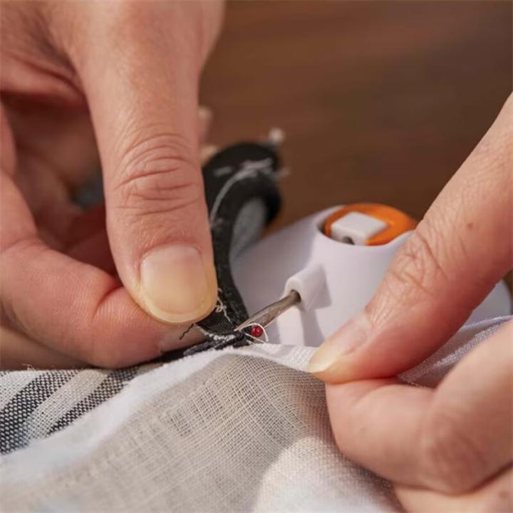 Image du produit Fiskars Coupe-couture blanc, orange (9 cm)