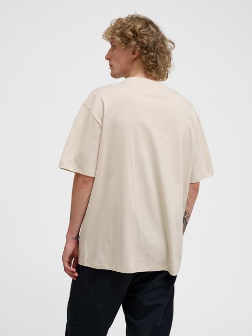 Actual product image hummel Hmlloose t-shirt bee s/s (L)