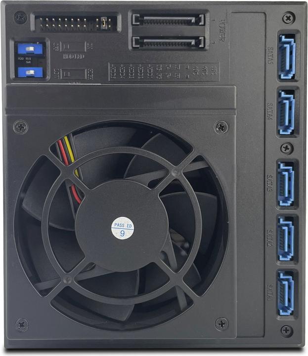 Immagine prodotto Fantec BP-T3151-12G/6G SAS 12G+SATA 6G backplane per 5x 8,89/6,35cm 3,5inch/2,5inch HDD/SSD in 3x 13