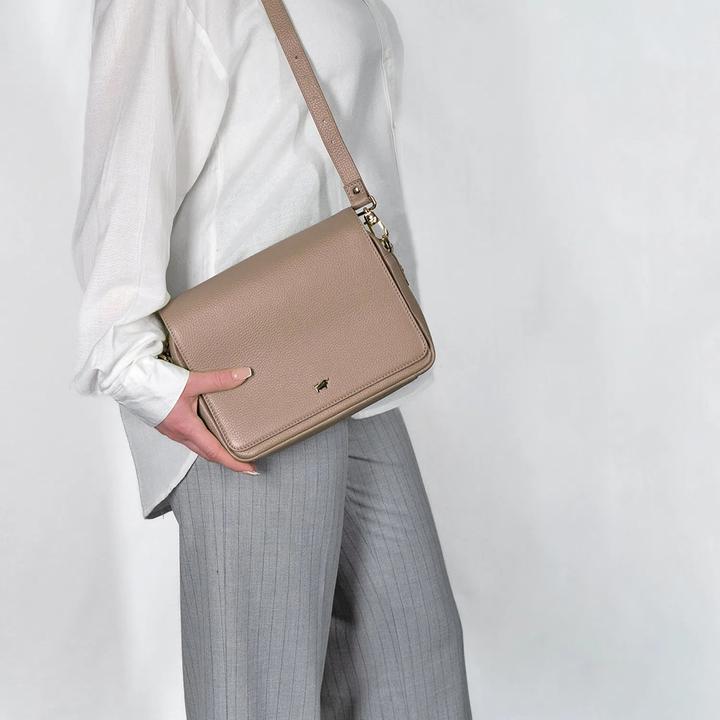 Actual product image Braun Büffel ALESSIA Flap