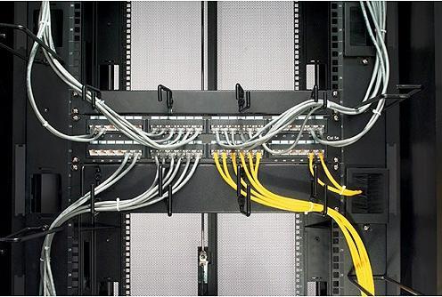 Produktbild APC Kabel Organizer Horizon. 2U AR8426A