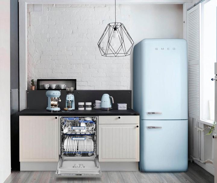 Image du produit Smeg CGF11PBEU 50's Style, boîtier en aluminium moulé sous pression, peint, bleu pastel (Fiche CH)