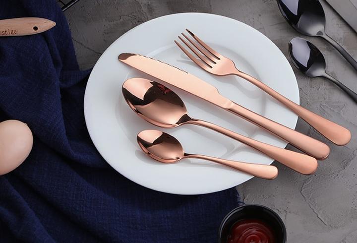 Produktbild JTI Besteckset aus Edelstahl, 4-teilig - Roségold (4 Stück, Besteck Set)
