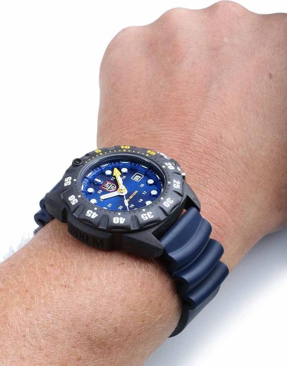 Produktbild Luminox Scott Cassell Deep Dive Carbon Blau (Analoguhr, 45 mm)