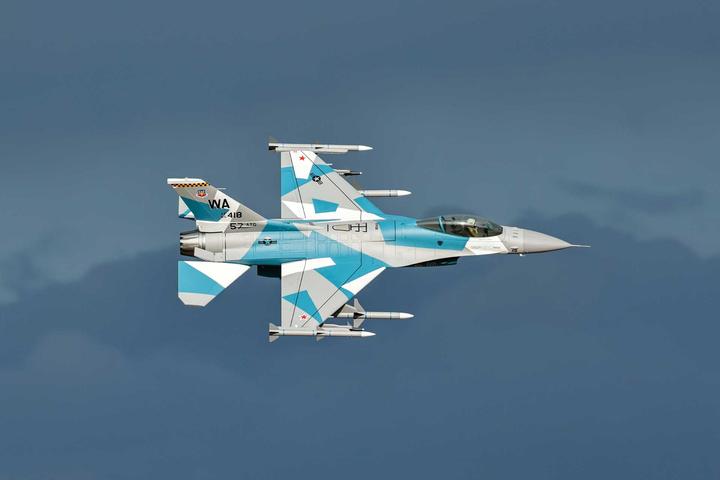 Actual product image Freewing F-16 90 PNP 8S E-Impeller Jet (Jet)