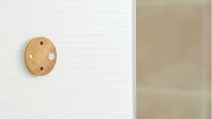 Actual product image tesa DRAAD shower squeegee incl. adhesive solution without drilling