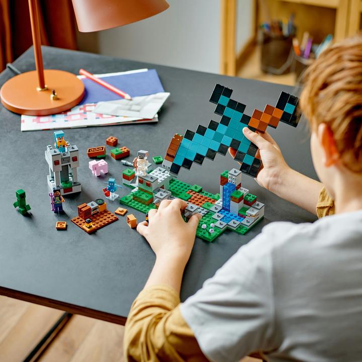 Produktbild LEGO Der Schwert-Aussenposten (21244, LEGO Minecraft)