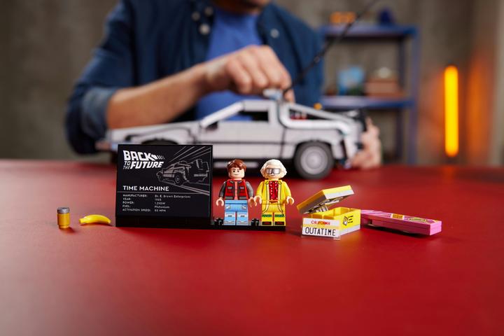 Actual product image LEGO Time machine from Back to the Future (10300, LEGO Icons, LEGO Rare Sets)