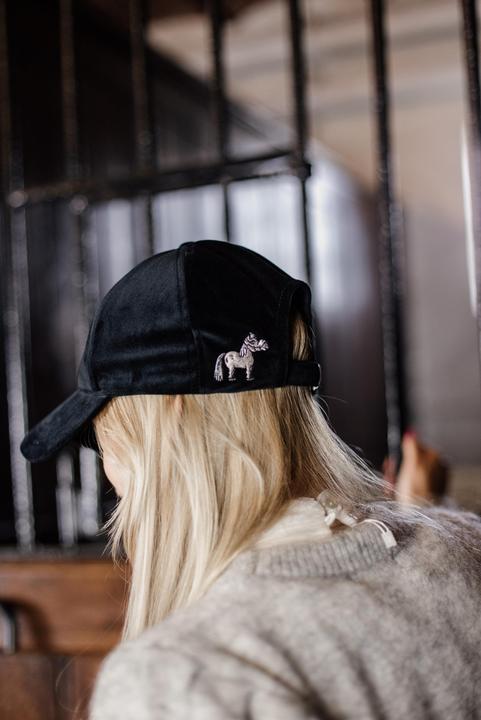 Actual product image Kentucky Horsewear Cap Velvet Sammy (One size)