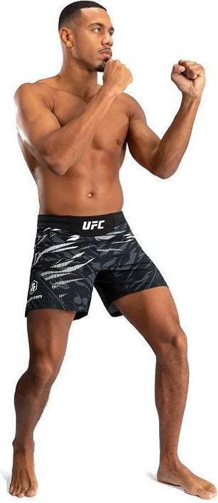 Actual product image UFC Fusion by Venum Authentic Fight Night Men’s Fight Short / Short Fit / Schwarz / Large (L)