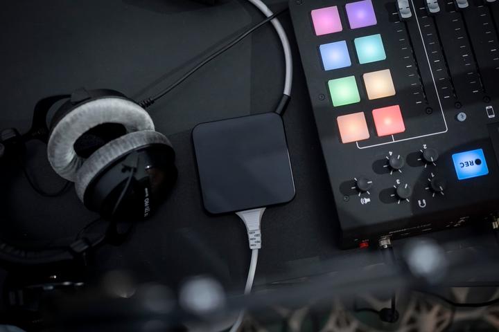Produktbild Max Hauri maxTEX Cube (3 x, USB-A, USB-C, Typ 13, 2 m)