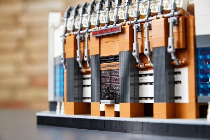 Actual product image LEGO Old Trafford - Manchester United (10272, LEGO Creator Expert, LEGO Rare Sets)