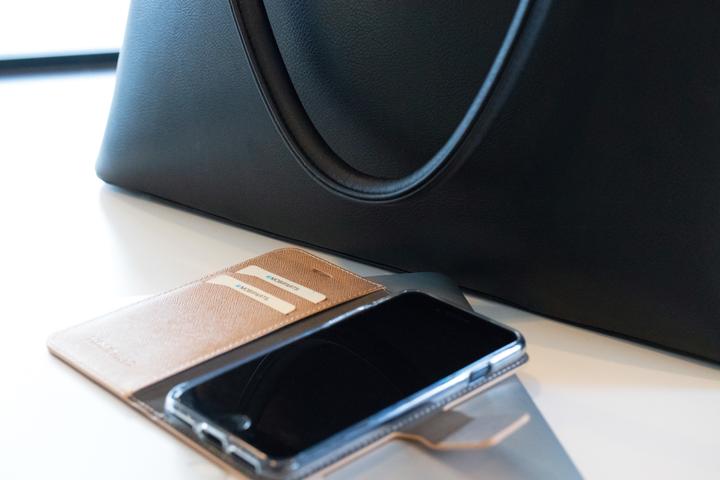 Produktbild Mobiparts Saffiano Wallet Case Apple iPhone 7 Plus/8 Plus Copper (Apple iPhone 7 Plus, Apple iPhone 8 Plus)