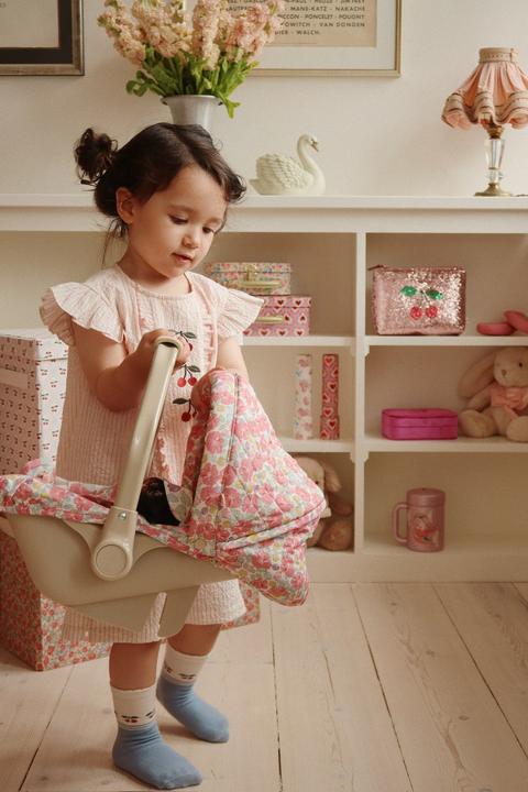 Produktbild Konges Slojd Puppen Babyschale Lemon