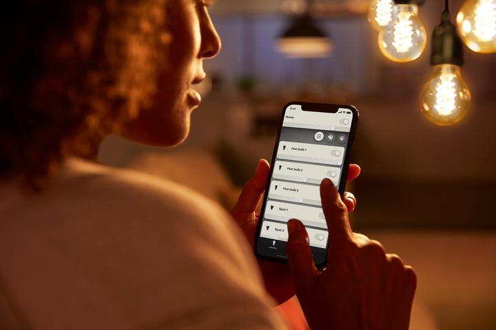 Image du produit Philips Hue White Filament (E27, 7 W, 550 lm, 1 x, G)