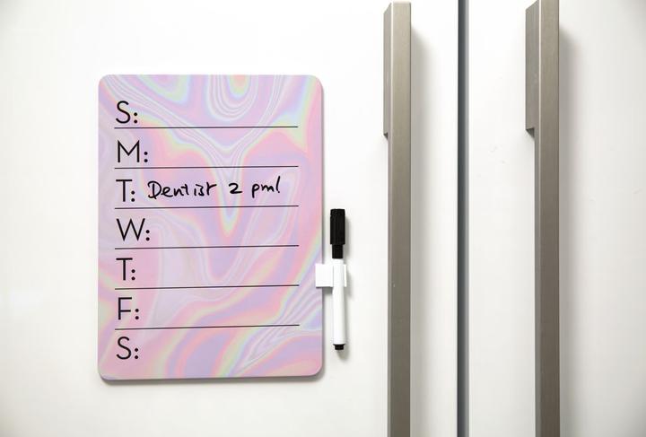 Actual product image Kikkerland Iridescent Dry Erase Board (Weekly planner, 19 x 24 cm)