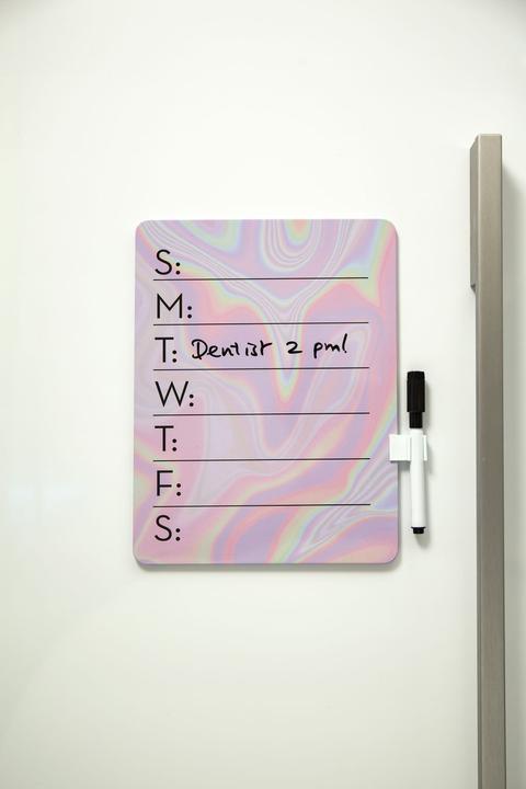 Actual product image Kikkerland Iridescent Dry Erase Board (Weekly planner, 19 x 24 cm)