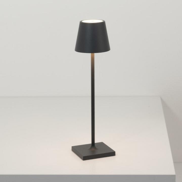 Schwarz
