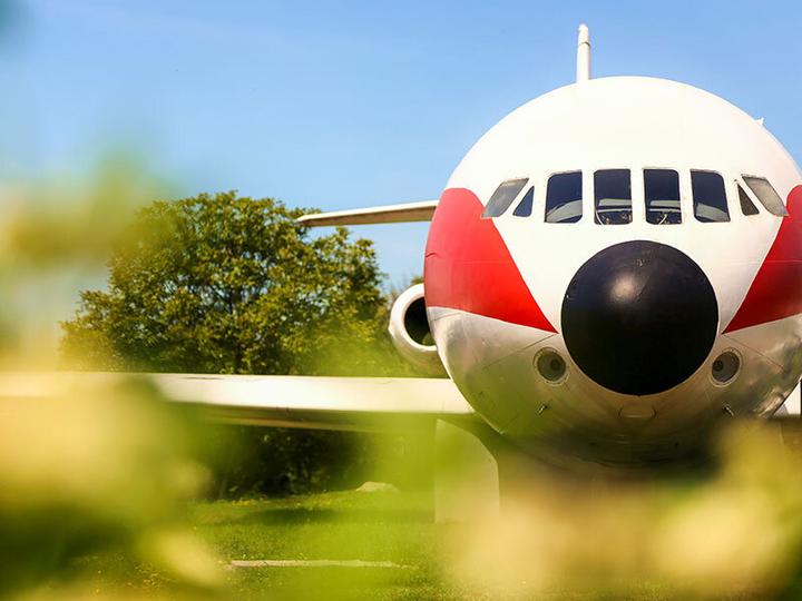 Image du produit Smartbox 1 nuit insolite en famille en avion Caravelle dans les Vosges (5 pers.)
