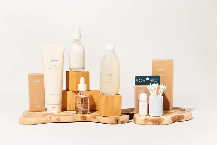 Actual product image Aromatica Tea Tree Balancing Foaming Cleanser (Foam)
