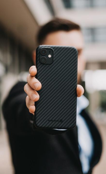 Actual product image Evelatus iPhone 11 Premium Carbon Case ECCI11 (Apple iPhone 11)