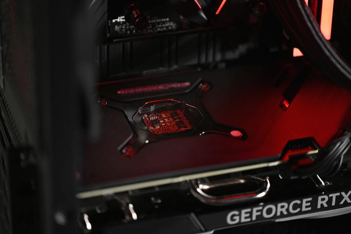 Produktbild Actina 5901443390244 (AMD Ryzen 9 7900X3D, 32 GB, 2000 GB, GeForce RTX 4080 SUPER)