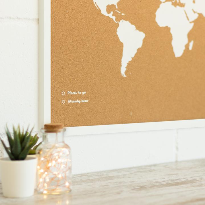 Produktbild Miss wood Woody Map Weltkarte Fluor Edition - L - weisser Rahmen (Pinnwand, Weltkarte, 60 x 45 cm)