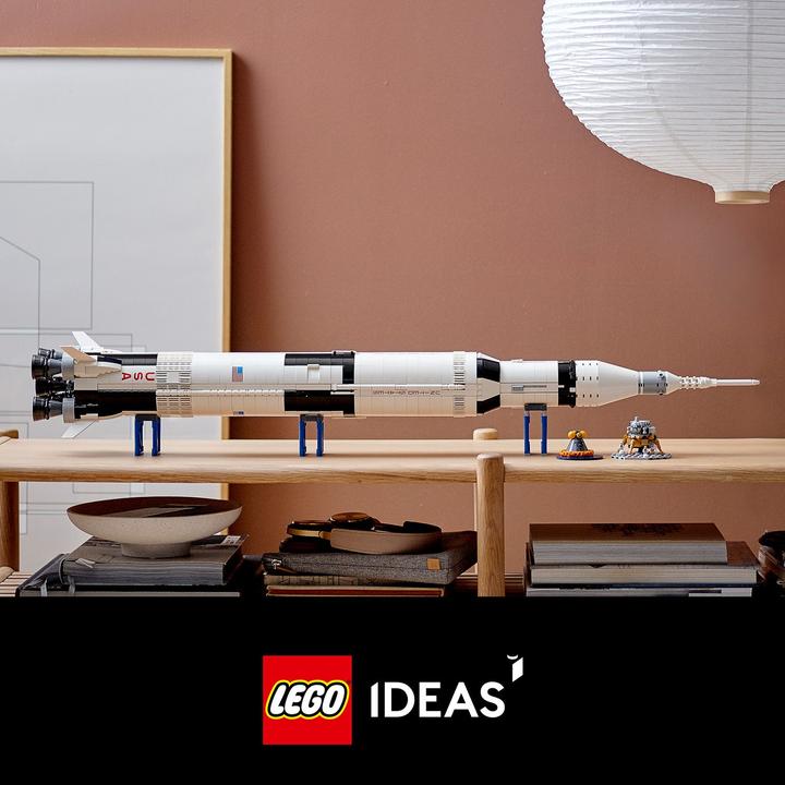 Actual product image LEGO NASA Apollo Saturn V (92176, LEGO Ideas, LEGO Rare Sets)