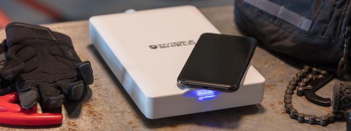 Produktbild InvisibleShield UV Smartphone Cleaning System