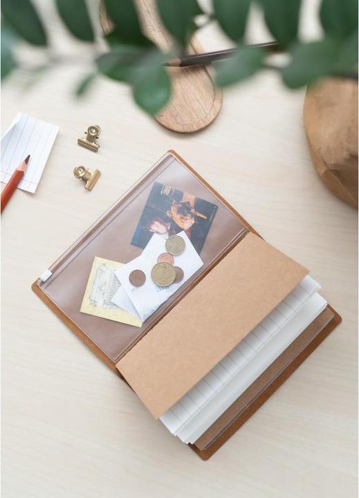 Image du produit - Carnet de voyage en cuir Poufsouffle 12x19,6 cm (Jaune) (Quadrillé, Couverture rigide)