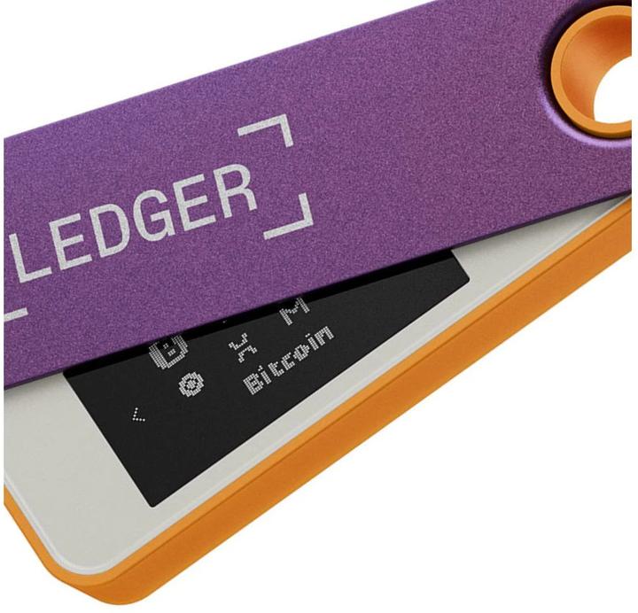 Productafbeelding Ledger Nano S Plus - Retro gamen (Ripple, Bitcoin, Litecoin, Cardano, TRON, Bitcoin Cash, Ethereum Klassiek, Ether, Stellaire, Monero, Dogecoin)