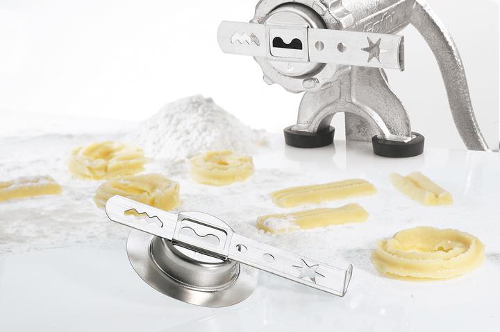 Immagine prodotto GEFU TRICA tritacarne misura 7/8 + accessorio per biscotti