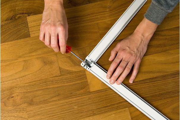 Produktbild tesa Insektenschutz Alu COMFORT für Türen, Insektengitter (100 x 220 cm)