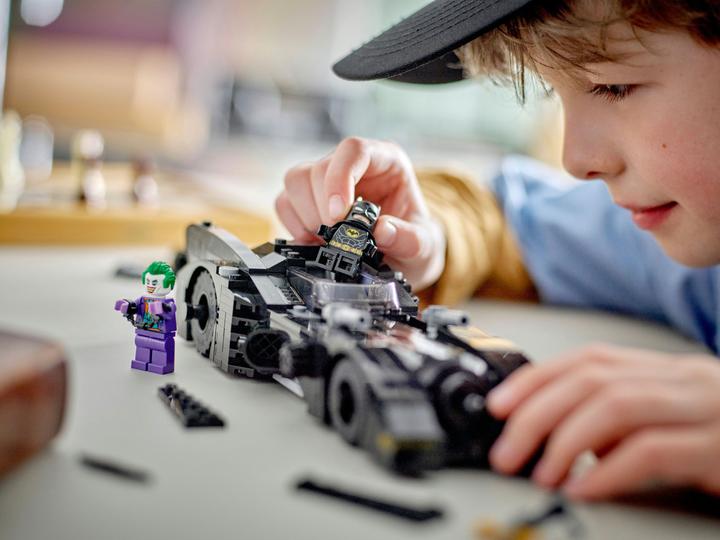 Produktbild LEGO Batmobile: Batman verfolgt den Joker (76224, LEGO DC)