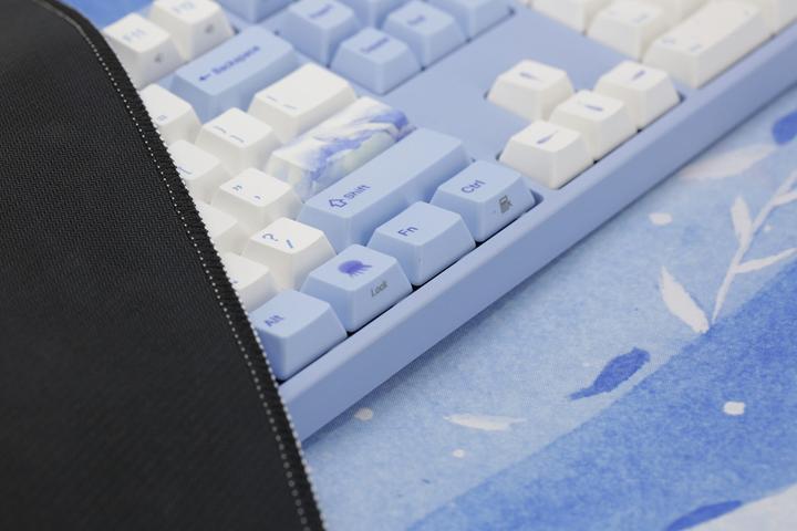 Actual product image Varmilo Sea Melody (XL)