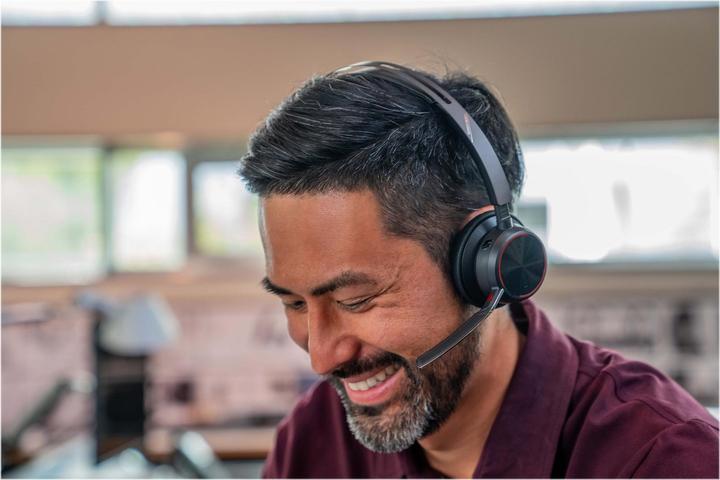Produktbild Poly Voyager Focus 2 (Kabellos, Kabelgebunden, USB-C)