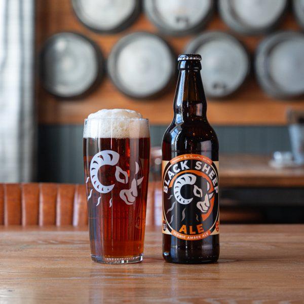 Produktbild Black Sheep Ale (8 x 50 cl)