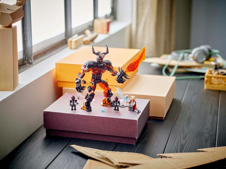 Produktbild LEGO Thor vs. Surtur Baufigur (76289, LEGO Marvel)