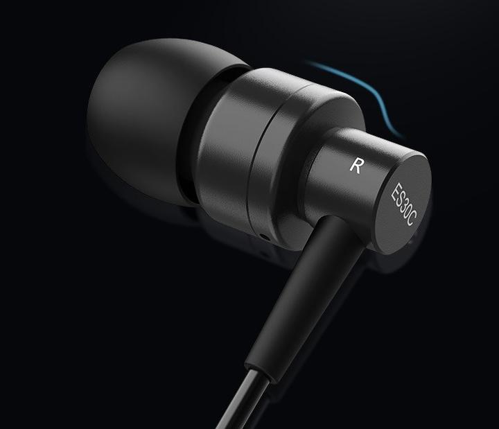 Actual product image SoundMagic ES30D headphones (ANC, Cable)