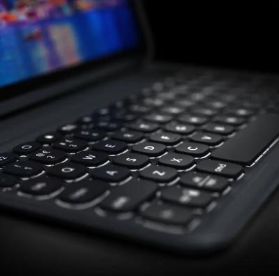 Produktbild Zagg Pro Keys (CH, iPad 2022 (10. Gen), iPad 2025 (11. Gen))